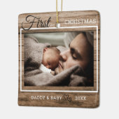 Rustic Wood Baby's First Christmas Foto Keramikornament (Links)
