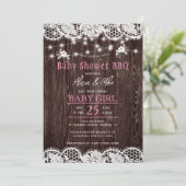 Rustic wood BBQ girl baby shower Einladung (Stehend Vorderseite)