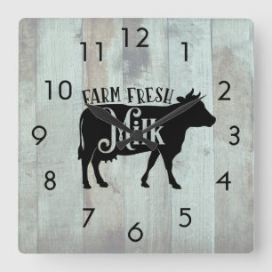 Rustic Wood Boards Cow Silhouette Farm Fresh Milk Quadratische Wanduhr