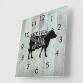 Rustic Wood Boards Cow Silhouette Farm Fresh Milk Quadratische Wanduhr (Winkel)