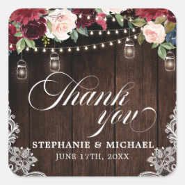 Rustic Wood Burgundy Floral Mason Jar Wedding Quadratischer Aufkleber
