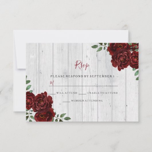 Rustic Wood Burgundy Rose Romantic Wedding RSVP Karte (Vorderseite)