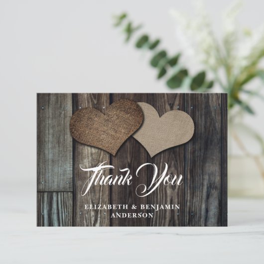 Rustic Wood Burlap Hearts Wedding Dankeskarte (Stehend Vorderseite)