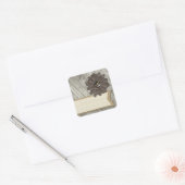 Rustic Wood Button Fabric Blume & Shabby Burlap Quadratischer Aufkleber (Umschlag)