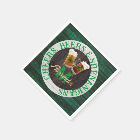 Rustic Wood Cheers Beers Shenanigans Serviette (Ecke)