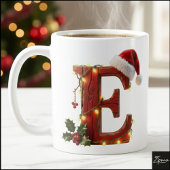 Rustic Wood Christmas Letter E String Lights Kaffeetasse