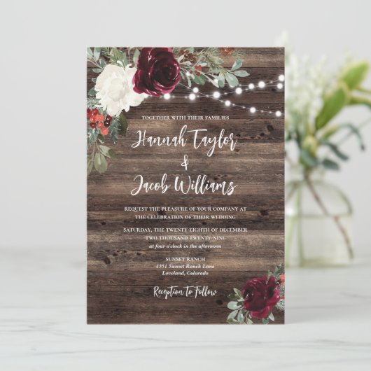 Rustic Wood Christmas QR Code Wedding Einladung (Stehend Vorderseite)