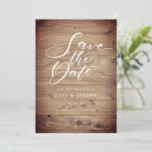 Rustic Wood Country Elegante Script Save The Date (Stehend Vorderseite)