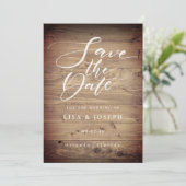 Rustic Wood Country Script Save the Date Einladung (Stehend Vorderseite)