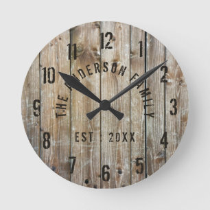 Rustic Wood Custom Family Name Farmhouse Runde Wanduhr