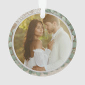 Rustic Wood & Eucalyptus First Christmas Married Ornament (Rückseite)