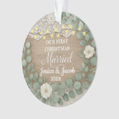 Rustic Wood & Eucalyptus First Christmas Married Ornament (Vorderseite)
