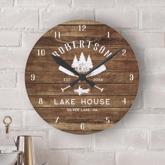 Rustic Wood Family Lake House Fisherman Trees Runde Wanduhr