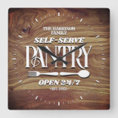 Rustic Wood Family Pantry Personalisiert Quadratische Wanduhr (Vorderseite)