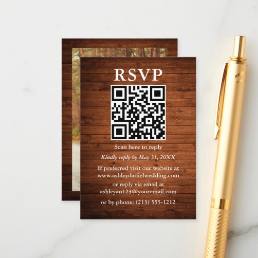 Rustic Wood Foto QR Wedding RSVP Begleitkarte (Vorderseite/Rückseite Beispiel)