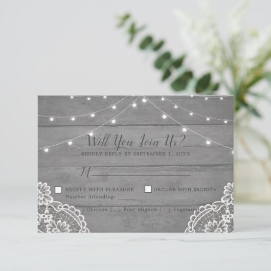 Rustic Wood Light Lace Wedding RSVP Card (Stehend Vorderseite)