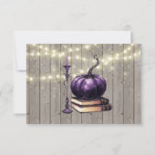 Rustic Wood Lila Pumpkin Candle Wedding RSVP Karte (Rückseite)