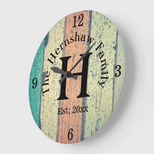 Rustic Wood Monogram Family Große Wanduhr (Winkel)