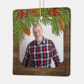 Rustic Wood Pine Boughs Memorial Foto Christmas Keramikornament (Links)