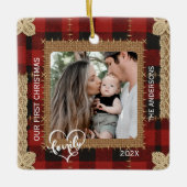 Rustic Wood Plank Plaid First Christmas Family Keramikornament (Vorderseite)