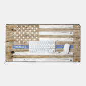 Rustic Wood Print Thin Blue Line USA Flag Monogram Schreibtischunterlage (Tastatur & Maus)