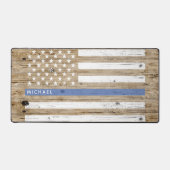 Rustic Wood Print Thin Blue Line USA Flag Monogram Schreibtischunterlage (Vorderseite)