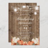 Rustic Wood Pumpkin & Floral Friendsgiving Dinner Einladung (Vorne/Hinten)