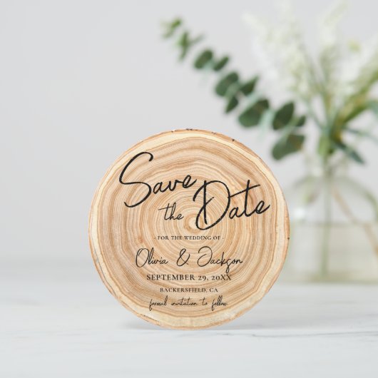 Rustic Wood QR Code Wedding Save the Date Einladung (Stehend Vorderseite)