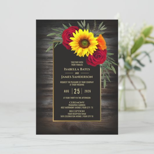 Rustic Wood Sunflower Burgundy Rose Wedding Einladung (Stehend Vorderseite)