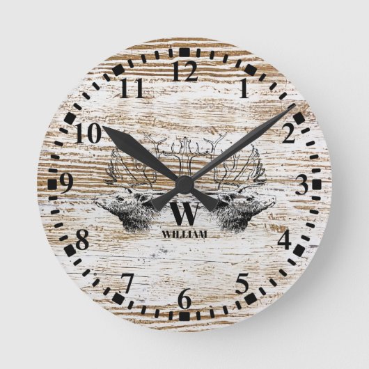 Rustic Wood Texture Deer Woodland Monogram Runde Wanduhr (Vorderseite)