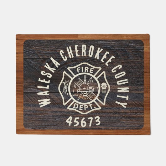 Rustic Wood Ton Feuerwehrmann Emblem Fußmatte (Vorderseite)