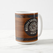 Rustic Wood Ton Feuerwehrmann Emblem Kaffeetasse (VorderseiteRechts)