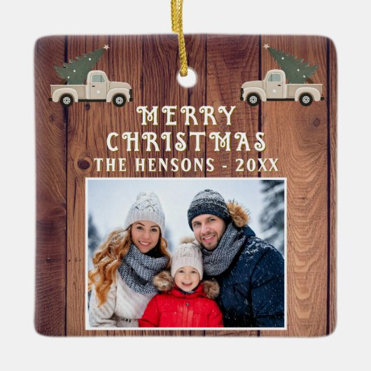 Rustic Wood Truck Family Foto Frohe Weihnachten Keramikornament (Vorderseite)