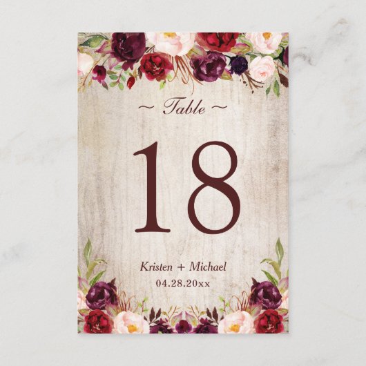 Rustic Woodgrain Burgundy Tischnummer Card (Rückseite)