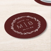 Rustic Wreath Wedge Monogram | Burgund Runder Pappuntersetzer (Angewinkelt)