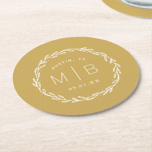 Rustic Wreath Wedge Monogram | Senf Yellow Runder Pappuntersetzer (Angewinkelt)