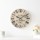 Rustikal bedrückte Holzfamilie Name römische Zahl Große Wanduhr (Zuhause)