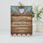 Rustikal Blue Hydrangea & Lace Probe Dinner Card Einladung (Stehend Vorderseite)