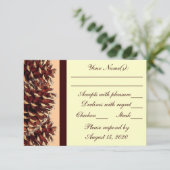 Rustikal-braune Pfirsichkiefer Hochzeit RSVP Karte (Stehend Vorderseite)