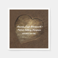Rustikal geschnitzte Heart Oak Tree Slice Hochzeit