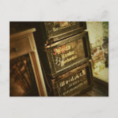 Rustikal gestapelte Holzkisten verblasst Postkarte (Vorderseite)