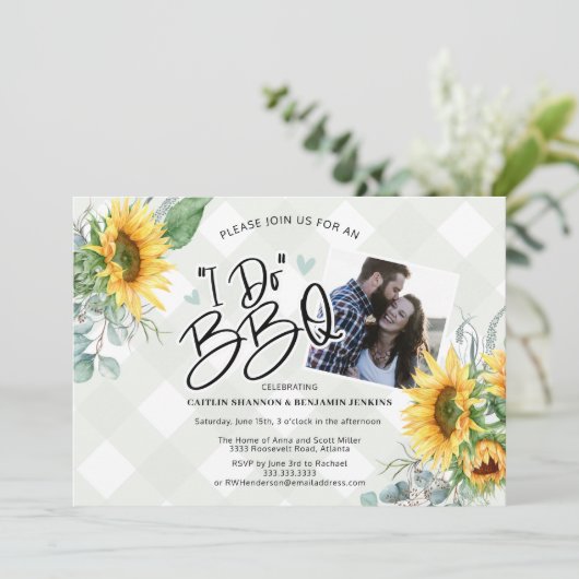 Rustikal Ich mache GRILLEN Sonnenblumen Brautparty Einladung (Stehend Vorderseite)