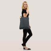 Rustikal kariert mit grauem Ton und samtig Tasche (Am Model)