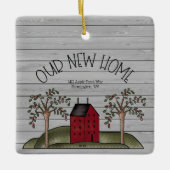 Rustikal New Zuhause First Christmas Custom Keramikornament (Vorderseite)