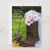 Rustikal Pink Daisies Boots Wedding Probe Dinner Einladung (Vorderseite)