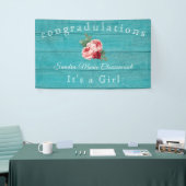 Rustikal rosa Blüte Ihr a Girl Rustic Grau Wood Ba Banner (Messeveranstaltung)
