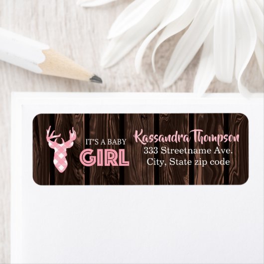 Rustikal rosa Kariertes Hirsch Es ist ein Mädchena (Insitu)