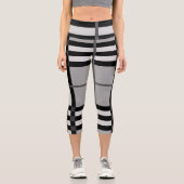 Rustikal, zeitgenössisch grau und schwarz Kariert Capri Leggings (Vorderseite)