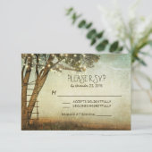 Rustikale alte Baum- und Streichellichter Hochzeit RSVP Karte (Stehend Vorderseite)