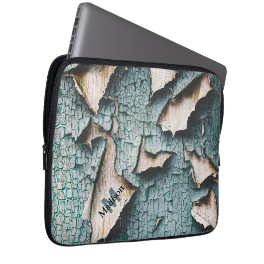 Rustikale, alte, hellblaugrüne Schälfarbe Monogram Laptopschutzhülle (Vorne Rechts)